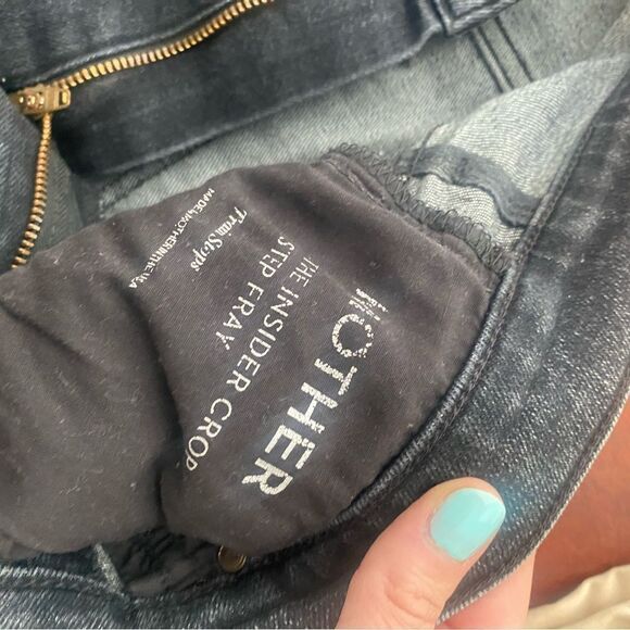 Insider Crop Step Fray - Train Stops Here Acid Wash - Picture 4 of 6